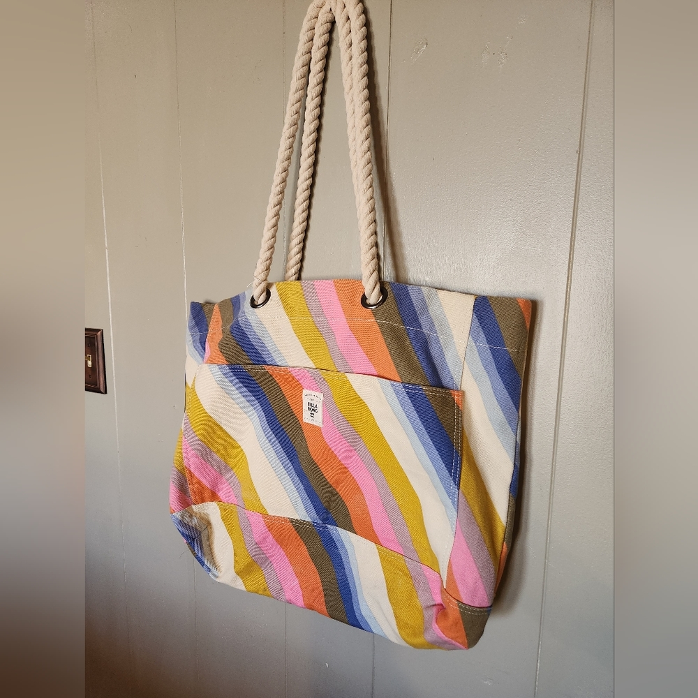 Billabong Travel/Beach Tote Bag w/ small Cosmetic Bag
